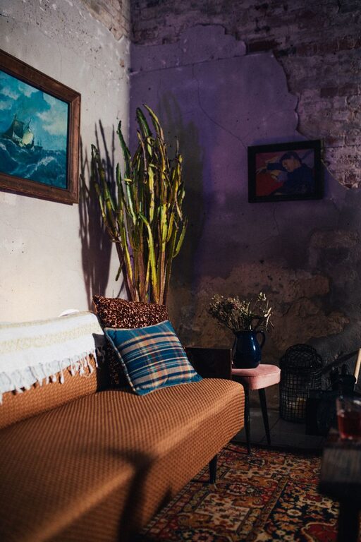 Simple Tips to Create a Cozy and Inviting Living Room Space