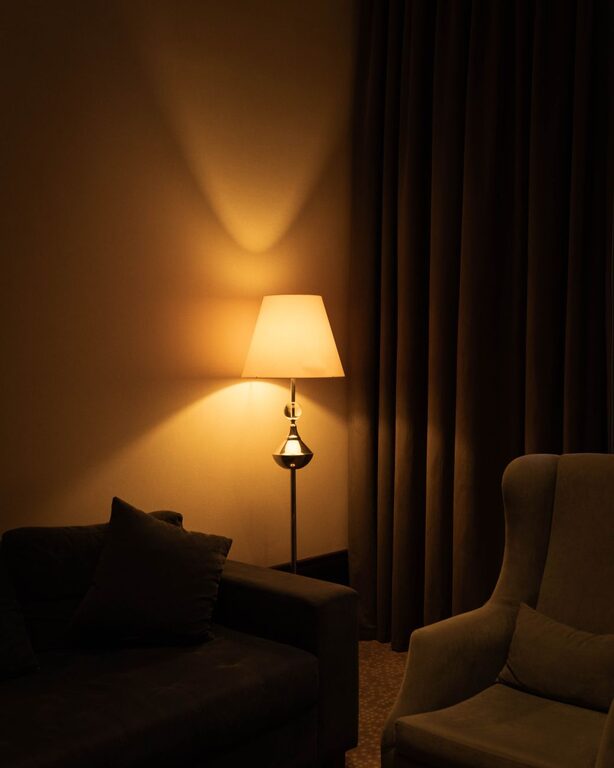 Simple Tips for Creating a Cozy and Inviting Home Atmosphere